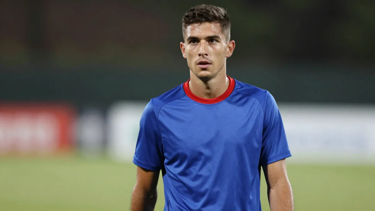 Truro City Sign Young Midfielder Tom Dean on Loan